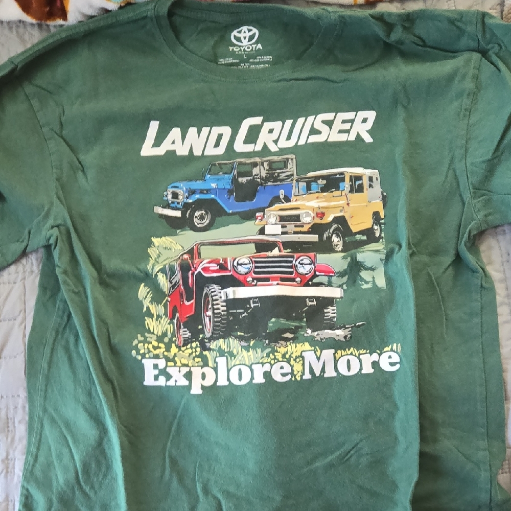 Land Cruiser Womens Crop Green T-Shirt